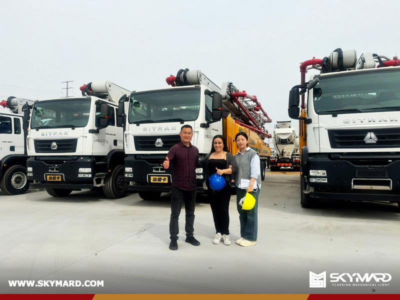 Mexico Customer Visited SINOTRUK Factory