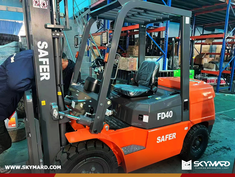 Mexico - 4 Units SAFER CPCD40 Forklifts