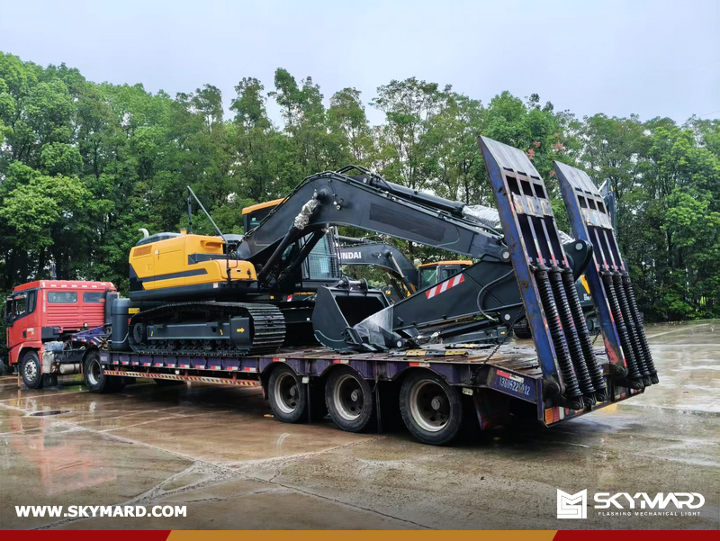Colombia - 3 Units HYUNDAI HX220L Crawler Excavators & 2 XCMG XE215 Crawler Excavators