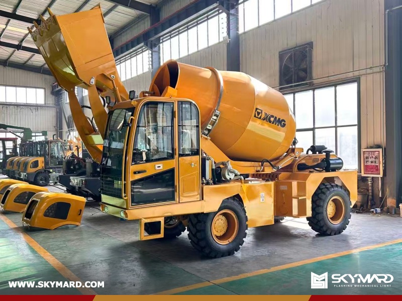 SLM3500S Self Loading Mixer & HW25W Excavator