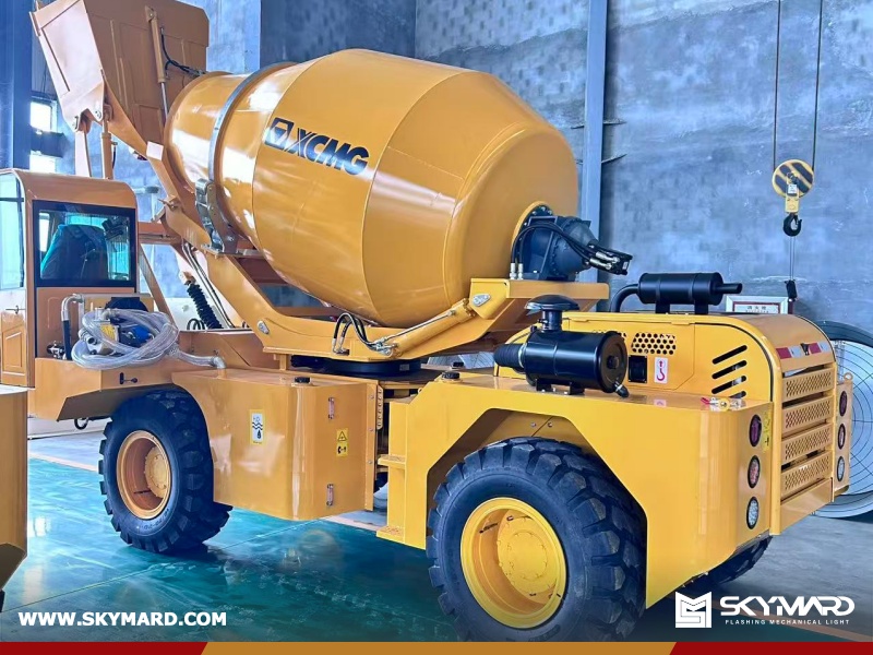 SLM3500S Self Loading Mixer & HW25W Excavator